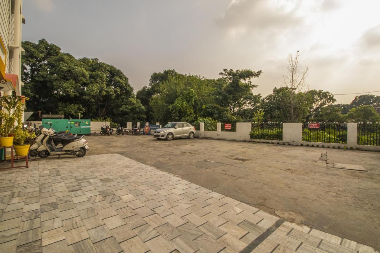 Wow Stayz2 Hotel Jahanvi Dale Haridwar Luaran gambar